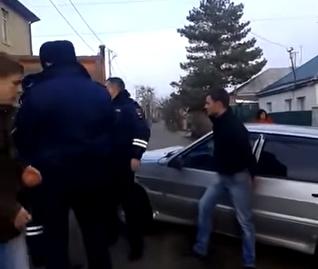 Участника ДТП с боем задержали в Ставрополе: видео